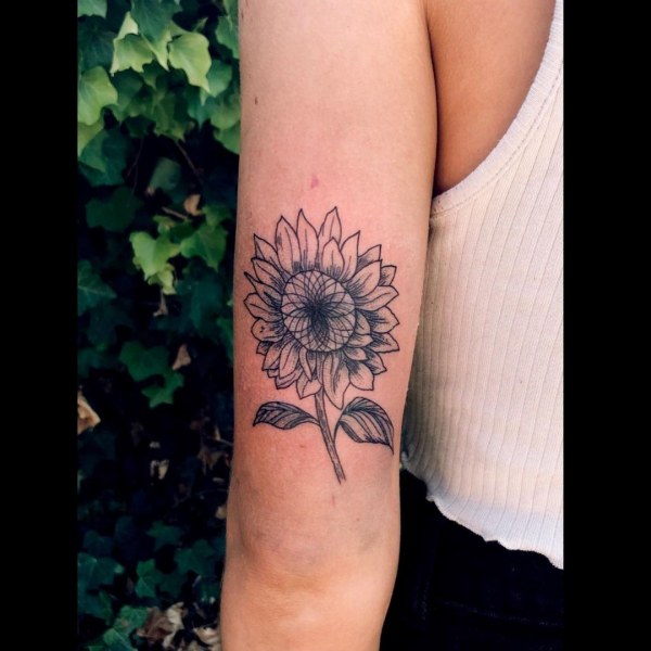 Jherelle Jay on Twitter Thanks so much Alison for letting me do your  first tattoo    thightattoo sunflower rose hand bouquet flowers  fineline tattoo firsttattoo tattoo httpstcoysf9TXRjDJ  httpstcoDv8ZWhIofG  Twitter